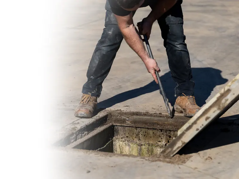 Central Vic Jetting technician using high pressure drain jetting equipment to clear a sewer line in Bendigo